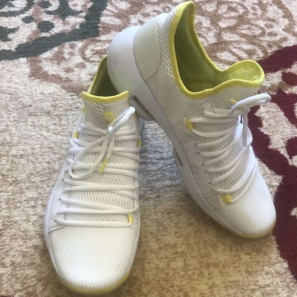 Under armour shoes sz 12 - Picture 2 of 4